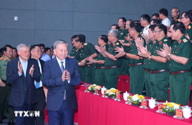 ttxvn-tong-bi-thu-to-make-a-tour-of-other-art-exchange-programs-recorded-by-bac-vang-nhip-quan-hanh-0307-1.jpg