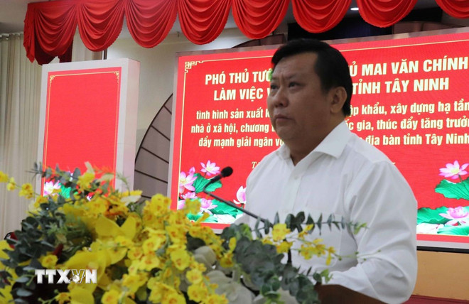 ttxvn-pho-thu-tuong-chinh-phu-mai-van-chinh-lam-viec-tai-tinh-tay-ninh-2609-2.jpg