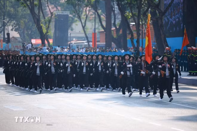 ttxvn-nu-du-kich-mien-nam-30.jpg