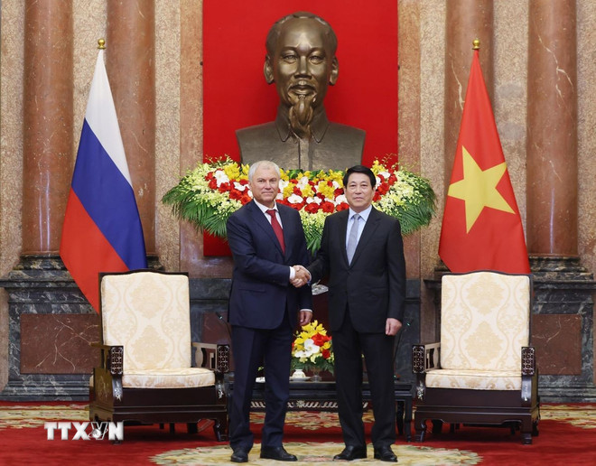 President Luong Cuong receives Chairman of the Russian State Duma Vyacheslav Volodin. (Photo: Lam Khanh/VNA) ttxvn-chu-tich-nuoc-luong-cuong-tiep-chu-tich-duma-quoc-gia-nga-vyacheslav-volodin-2909-2.jpg