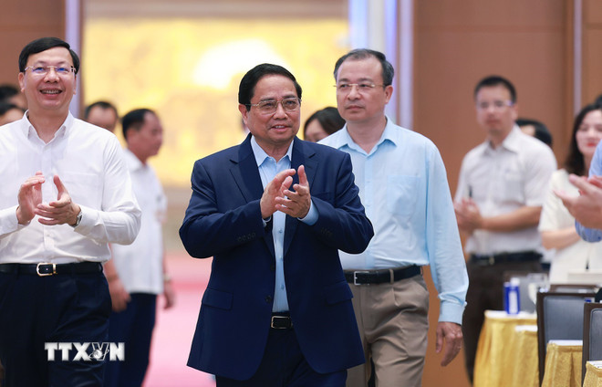 នាយករដ្ឋមន្ត្រី Pham Minh Chinh ចូលរួមកិច្ចប្រជុំលើកទី៣ នៃគណៈកម្មាធិការដឹកនាំវិទ្យាសាស្ត្រ បច្ចេកវិទ្យា នវានុវត្តន៍ ការផ្លាស់ប្តូរឌីជីថល និងគម្រោងទី០៦។ (រូបថត៖ Duong Giang/VNA) ttxvn-thu-tuong-chu-tri-phien-hop-lan-thu-3-cua-ban-chi-dao-phat-trien-khcn-va-de-an-06-1.jpg