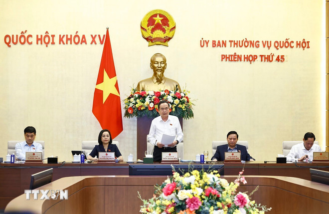 ttxvn-be-mac-phien-hop-thu-45-cua-uy-ban-thuong-vu-quoc-hoi-1705-4.jpg