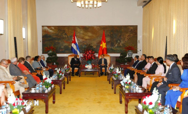 Scene of the reception. (Photo: Thanh Vu/VNA) ttxvn-bi-thu-thanh-uy-thanh-pho-ho-chi-minh-tiep-chu-tich-quoc-hoi-cuba-0210-1.jpg