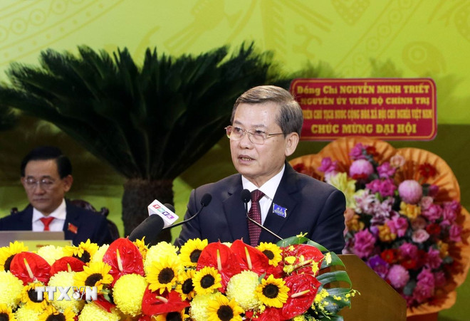 Comrade Le Minh Tri, Secretary of the Party Central Committee and Chief Justice of the Supreme People's Court, spoke at the Congress. (Photo: Pham Minh Tuan/VNA) ttxvn-khai-mac-dai-hoi-dai-bieu-dang-bo-tinh-vinh-long-nhiem-ky-2025-2030-03-3.jpg
