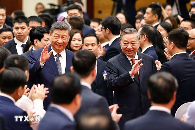 ttxvn-lanh-dao-dang-nha-nuoc-viet-nam-trung-quoc-du-lien-hoan-giao-luu-huu-nghi-nhan-dan-hai-nuoc-1504-1.jpg