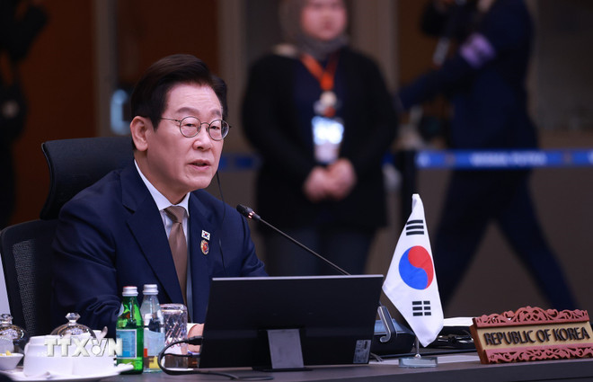 Președintele sud-coreean Lee Jae Myung vorbește. (Foto: Duong Giang/VNA) ttxvn-thu-tuong-pham-minh-chinh-tham-du-hoi-nghi-cap-cao-asean-han-quoc-lan-thu-26-9.jpg