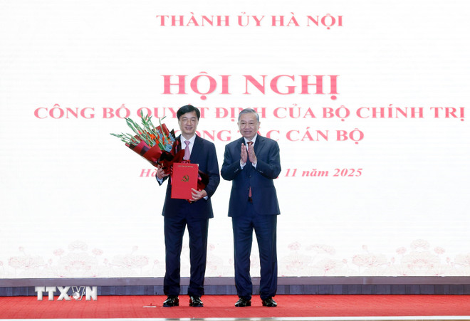ttxvn-dong-chi-nguyen-duy-ngoc-giu-chuc-bi-thu-thanh-uy-ha-noi-3.jpg
