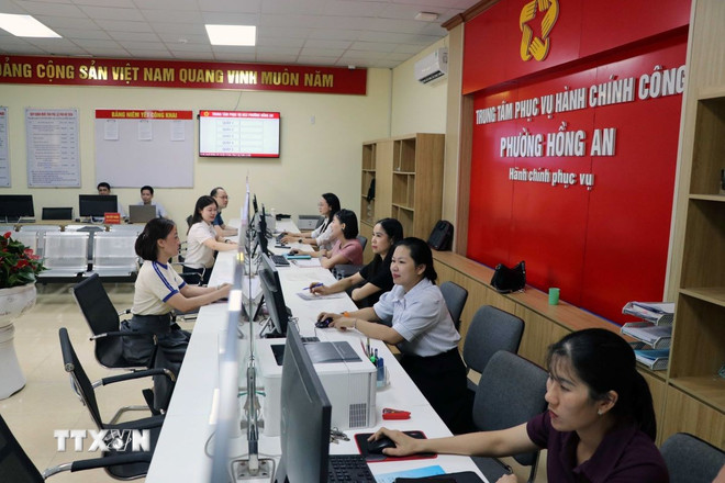 ttxvn-trung-tam-hanh-chinh-phuc-vu-cong-xa-phuong-1107.jpg