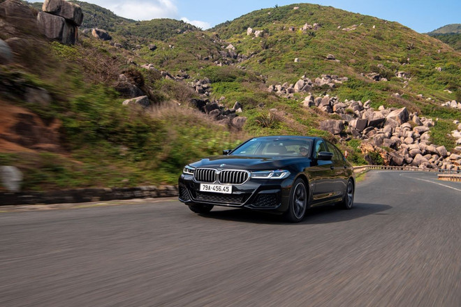 bmw-5-series-28.jpg