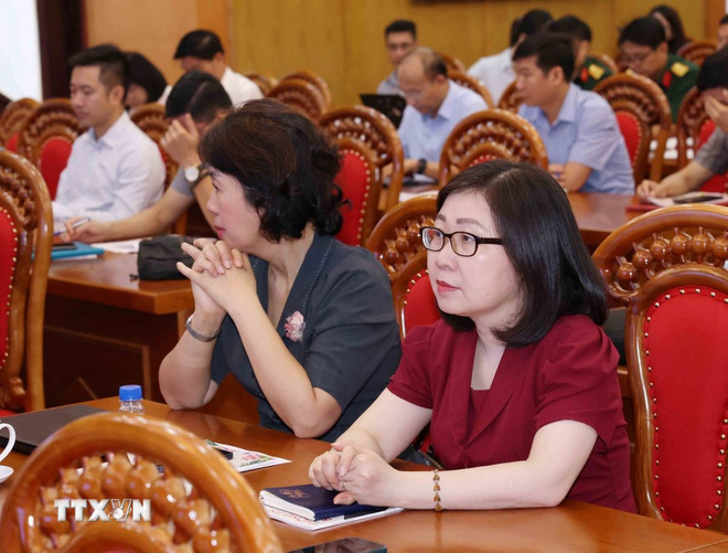 ttxvn-hoi-nghi-bao-cao-vien-trung-uong-thang-0606-3.jpg
