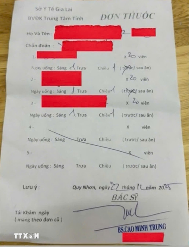 ttxvn-gia-lai-ky-luat-bac-si-gioi-thieu-benh-nhan-ra-co-so-kham-chua-benh-tu-nhan-2912-2.jpg