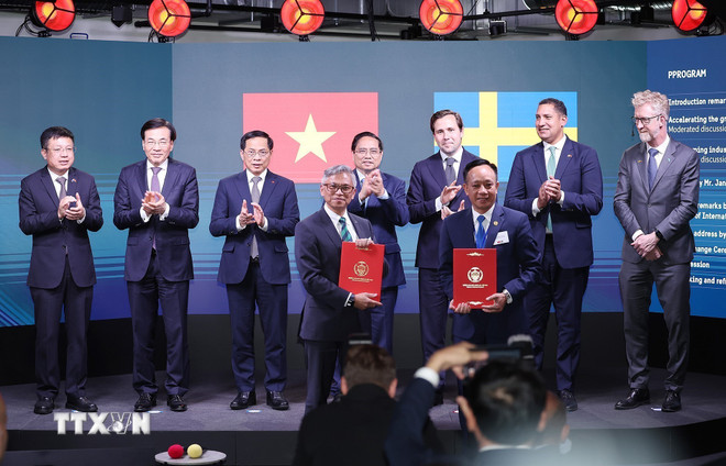 ttxvn-premier ministre-pham-minh-chinh-du-dien-dan-kinh-te-vietnam-thuy-dien-1206-9.jpg