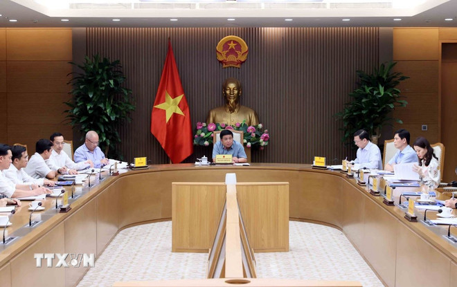 ttxvn-pho-thu-tuong-nguyen-chi-dung-hop-ve-cac-du-an-phuc-vu-to-chuc-apec-2027-0405-2.jpg