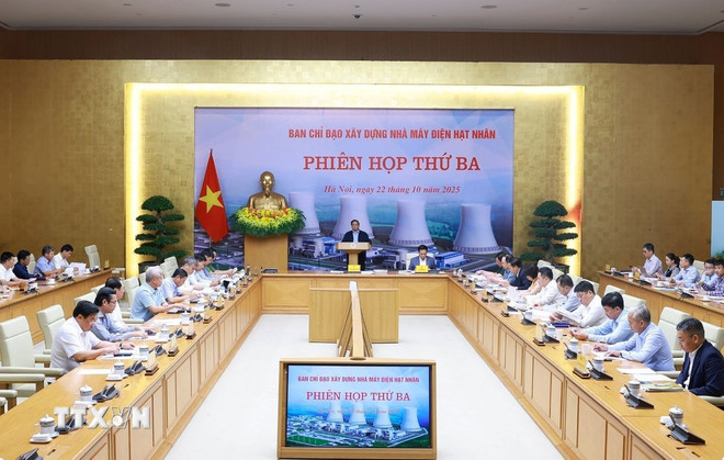 "Đàm phán xây dựng nhà máy điện hạt nhân trên tinh thần lợi ích hài hòa" ttxvn-thu-tuong-chu-tri-phien-hop-xay-dung-nha-may-dien-hat-nhan-2210-2.jpg