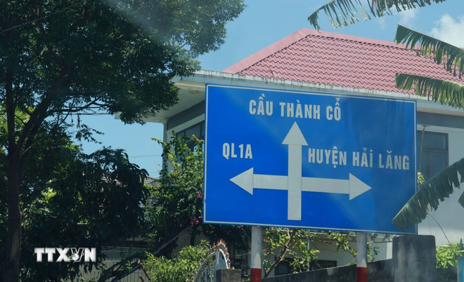 ttxvn-nhieu-bien-bao-van-chi-dan-tai-quang-tri-van-theo-don-vi-hanh-chinh-cu-0509-2.jpg