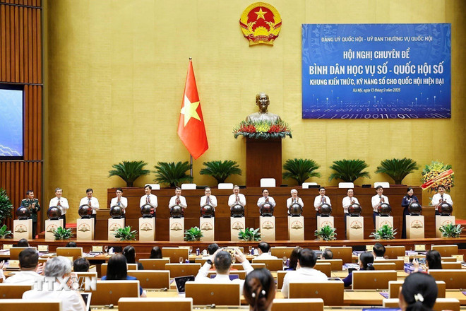 ttxvn-tong-bi-thu-to-lam-du-hoi-nghi-chuyen-de-binh-dan-hoc-vu-so-quoc-hoi-so-13.jpg