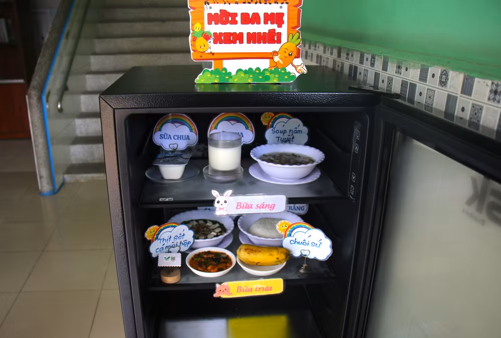 bua-an-hoc-duong-1.jpg