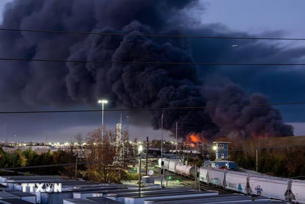 Rơi máy bay chở hàng tại Mỹ: Số người thiệt mạng tăng lên 7 người |  Vietnam+ (VietnamPlus)