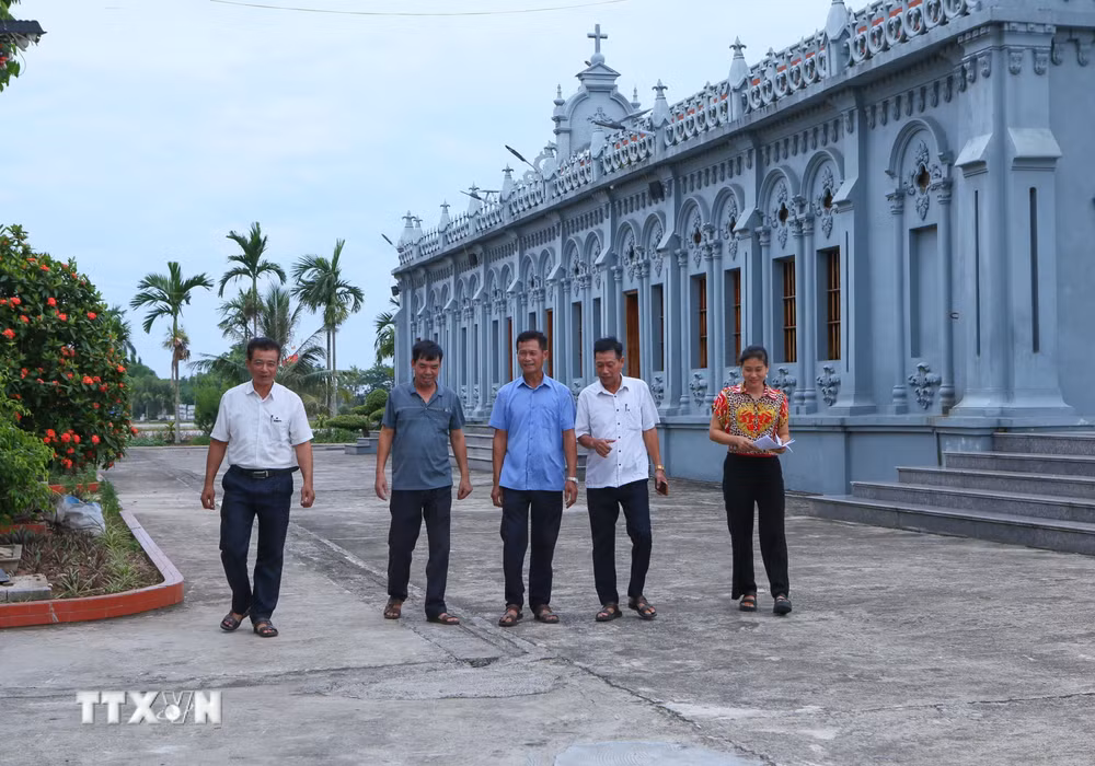Hướng dẫn về sắp xếp, thành lập tổ chức đảng ở thôn, tổ dân phố- Ảnh 1.
