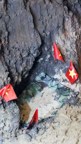 Khơi mở ký ức về những rãnh mộ năm xưa