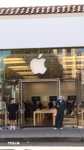 Một cửa hàng của Apple tại thành phố San Francisco, bang California, Mỹ. (Ảnh: Đoàn Hùng/TTXVN)