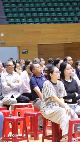 Hàng nghìn người tham gia phiên tòa tại điểm cầu trực tuyến Cung thể thao Tuyên Sơn (thành phố Đà Nẵng). (Ảnh: Quốc Dũng/TTXVN)