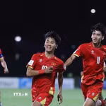 Nguyễn Lực ghi bàn gỡ hòa cho U17 Việt Nam tạo đà cho cú lội ngược dòng ngoạn mục. (Ảnh: TTXVN phát)