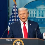Tổng thống Mỹ Donald Trump phát biểu tại Nhà Trắng. (Ảnh: THX/TTXVN)