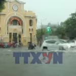 Mưa lớn gây ngập nhiều tuyến phố nội thành Hải Phòng