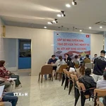 Nhóm người Hàn Quốc tổ chức tuyển lao động trái phép tại quán càphê trên địa bàn phường Tân An, thành phố Cần Thơ. (Ảnh: TTXVN phát)