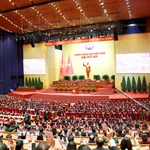 Đại hội biểu quyết thông qua danh sách bầu Ban Chấp hành Trung ương Đảng khóa XIV. (Ảnh: TTXVN)