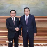 Thường trực Ban Bí thư Trần Cẩm Tú và Chủ tịch CPP, Chủ tịch Thượng viện Campuchia Hun Sen. (Ảnh: Phương Hoa/TTXVN)
