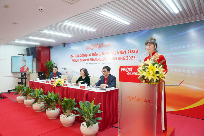 Đại hội Cổ đông Vietjet diễn ra chiều 26/4/2023. (Ảnh: Quang Nguyễn/Vietnam+) Vietjet hướng đến trở thành hãng hàng không công nghệ và tiêu dùng ảnh 2