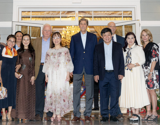 Ngài John Kerry, cựu Ngoại trưởng Mỹ, hiện là đặc phái viên của Tổng thống Joe Biden đóng vai trò tích cực trong chương trình hợp tác của Boeing với Vietjet.(Nguồn: Vietnam+) Dấu ấn hợp tác giữa doanh nghiệp Việt Nam-Hoa Kỳ ảnh 3