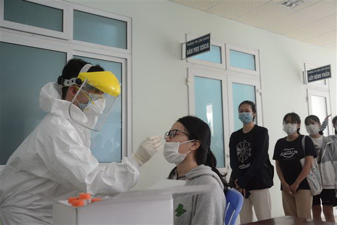 Ưu tiên tiêm vaccine cho lực lượng tham gia hỗ trợ phòng, chống dịch ảnh 1