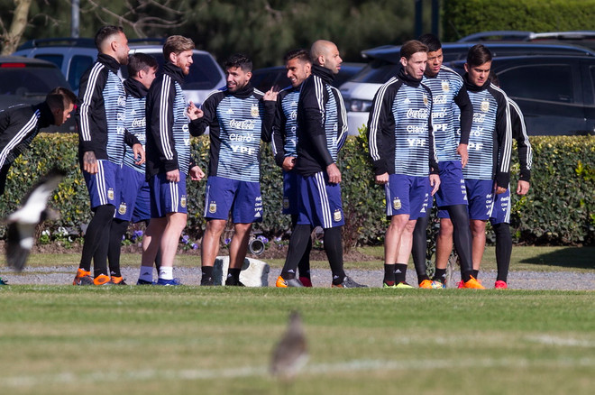 Đội tuyển Argentina tìm kiếm sơ đồ phát huy tài năng Messi ảnh 2