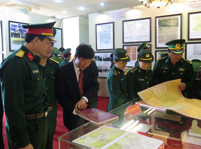 Bạc Liêu trưng bày tư liệu về Hoàng Sa, Trường Sa của Việt Nam ảnh 1