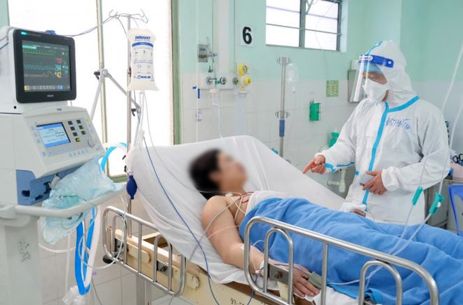 Cứu sống sản phụ mang song thai nhiễm COVID-19 nguy kịch ảnh 1