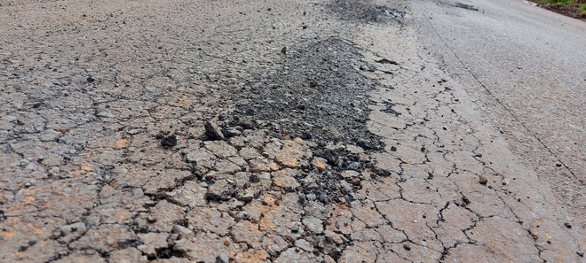 Tỉnh lộ 665 chưa nghiệm thu đã hư, Gia Lai yêu cầu khắc phục sự cố ảnh 1