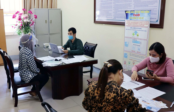 Giảm phí, tháo gỡ khó khăn cho đối tượng chịu ảnh hưởng do dịch bệnh ảnh 1