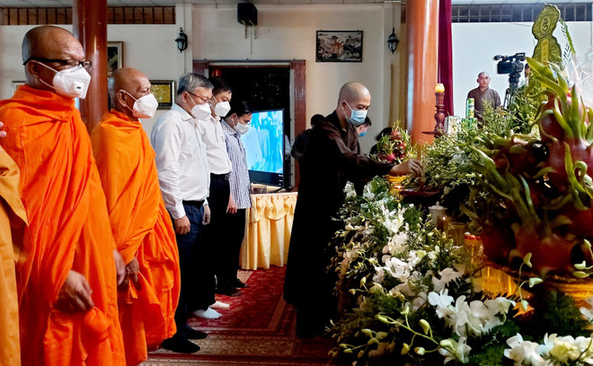 Cần Thơ tổ chức cầu siêu tưởng niệm đồng bào tử vong vì COVID-19 ảnh 1