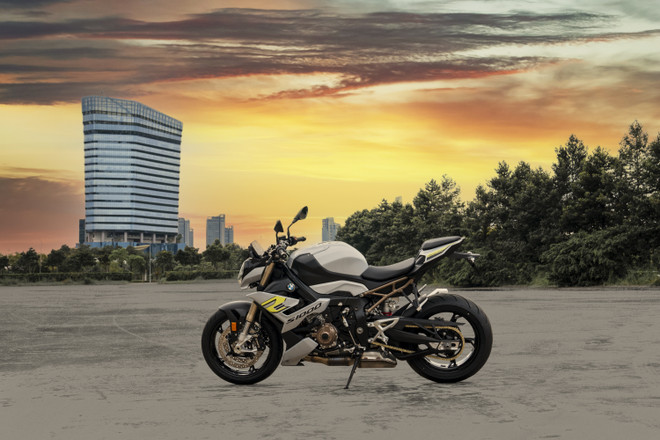 BMW Motorrad giới thiệu mẫu BMW S 1000 R hoàn toàn mới tại Việt Nam ảnh 3