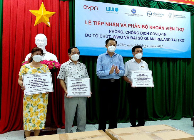 Thành phố Cần Thơ tiếp nhận viện trợ phòng, chống dịch COVID-19 ảnh 1