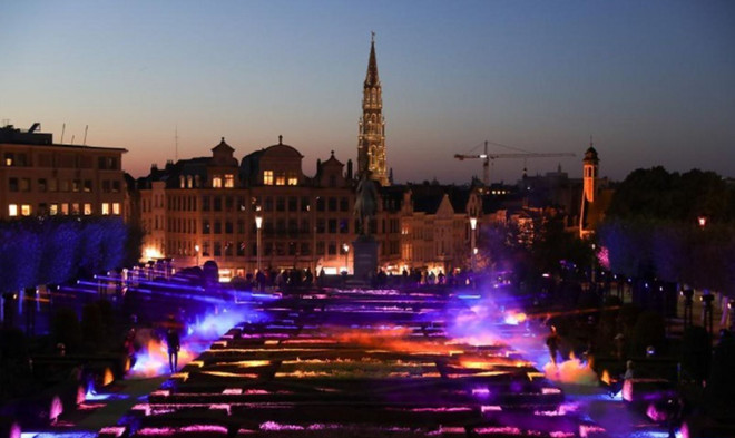 Thủ đô Brussels của Bỉ lung linh trong lễ hội ánh sáng ảnh 1