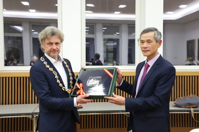 Việt Nam đánh giá tiềm năng hợp tác với thành phố Karlsruhe ảnh 2