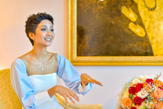 H’hen Niê: Những trăn trở đằng sau món quà 'trên trời rơi xuống' ảnh 1