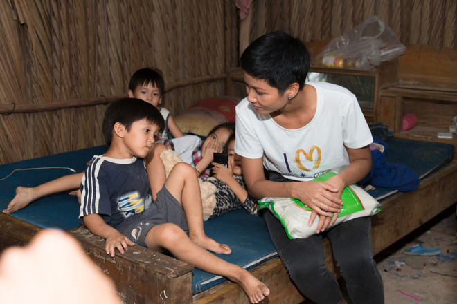 H’hen Niê: Những trăn trở đằng sau món quà 'trên trời rơi xuống' ảnh 2