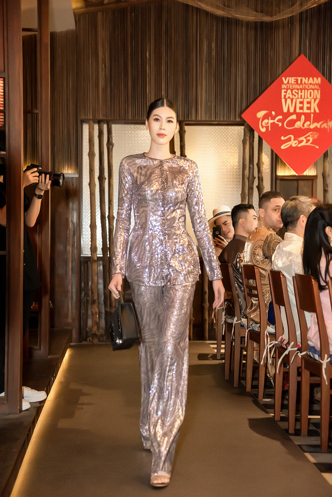 Bạn bè quốc tế ở Việt Nam thích thú trải nghiệm Tết cổ truyền Nam bộ ảnh 11