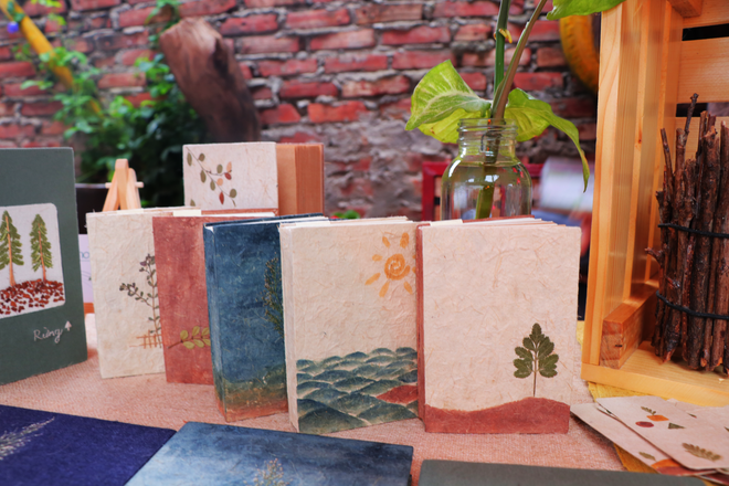 ​Truyền cảm hứng yêu thiên nhiên qua các sản phẩm từ hoa, lá, cỏ ảnh 2