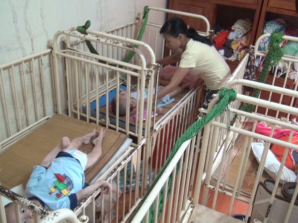 Hà Nội loay hoay tìm giải pháp "dài hơi" quản lý trẻ em cơ nhỡ ảnh 1